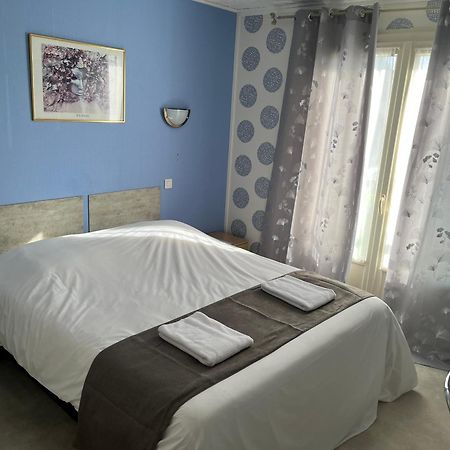 Hotel Le Lyon Vert Commentry Dış mekan fotoğraf