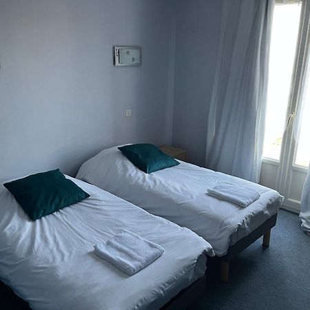 Hotel Le Lyon Vert Commentry Dış mekan fotoğraf