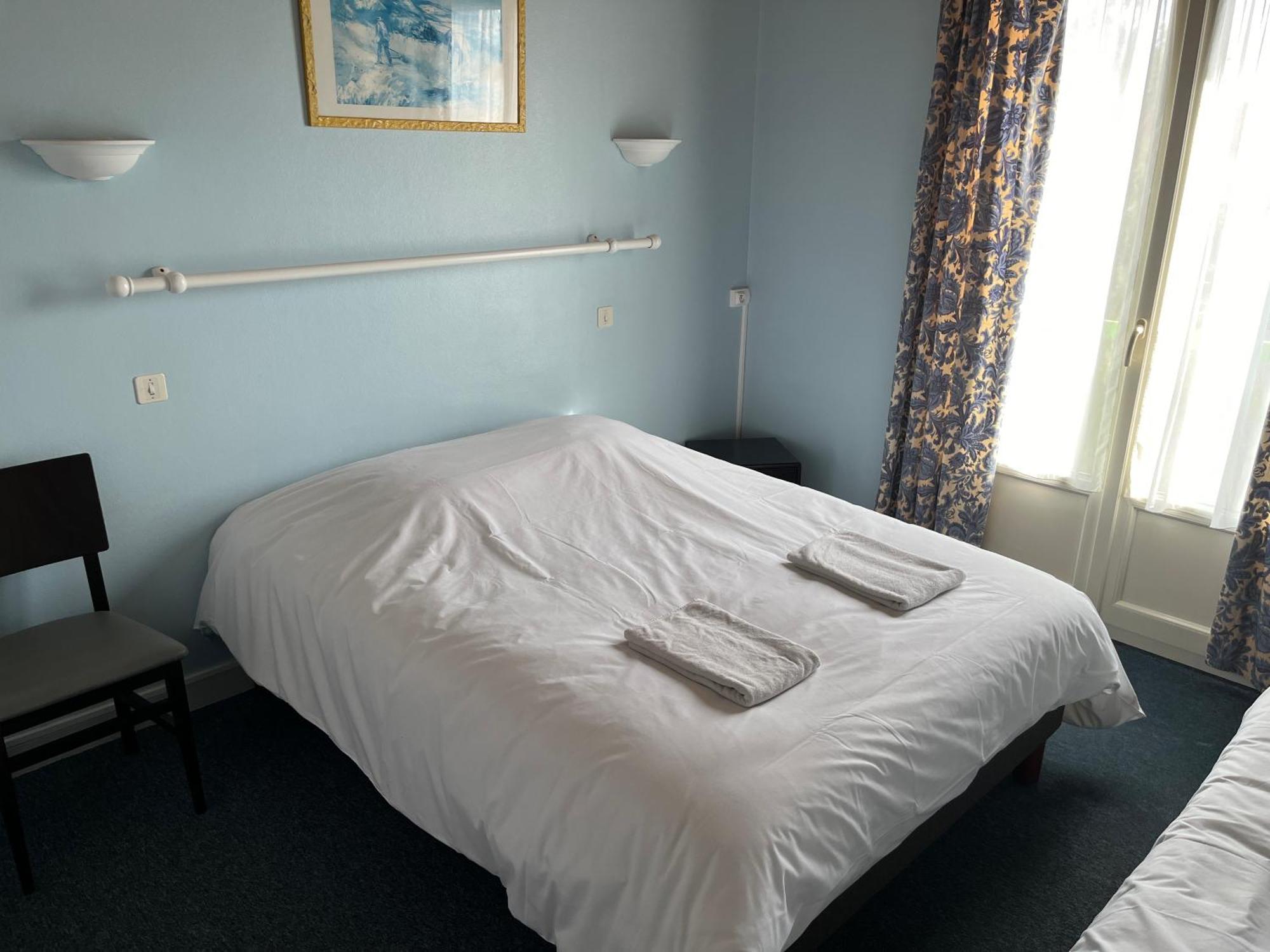 Hotel Le Lyon Vert Commentry Dış mekan fotoğraf