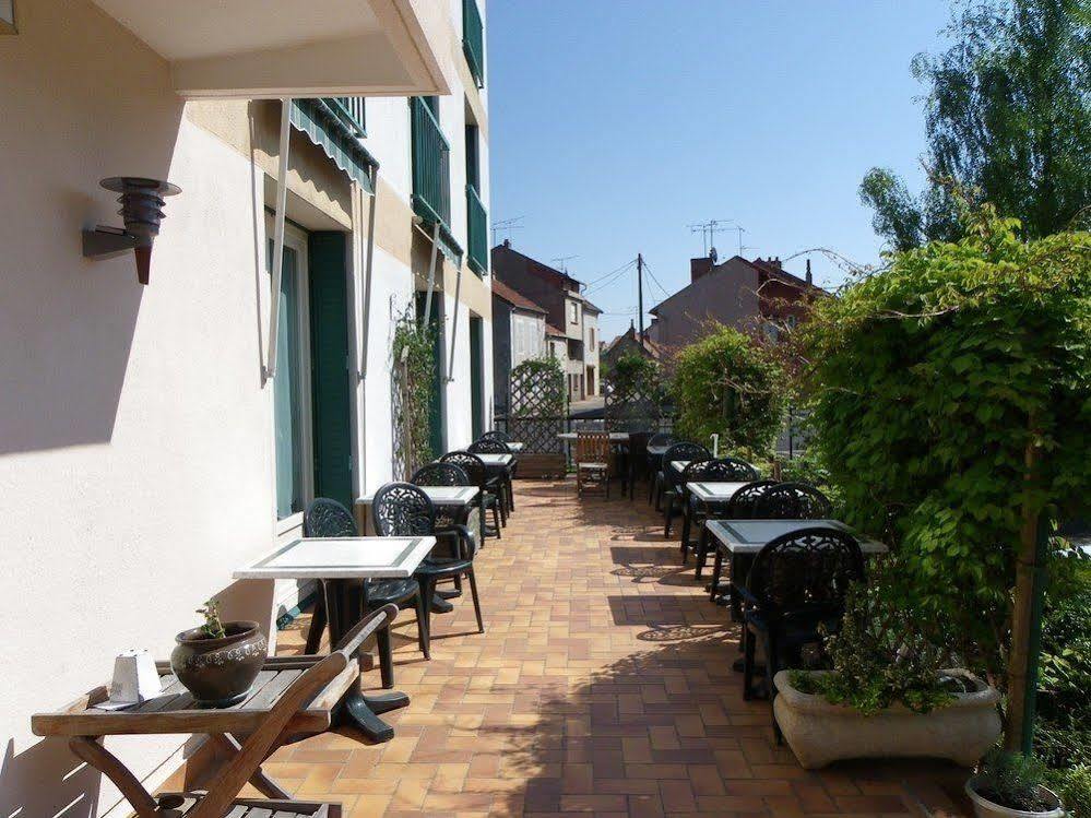 Hotel Le Lyon Vert Commentry Dış mekan fotoğraf